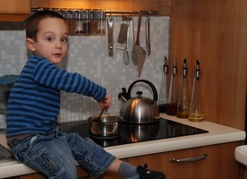 30 novembre 2010 - Louis se met à la cuisine