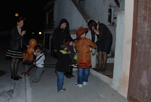 29 octobre 2011 - Halloween avec les cousins et petite Juliette